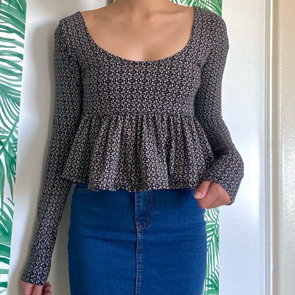 Forever 21 long sleeve cropped peplum top